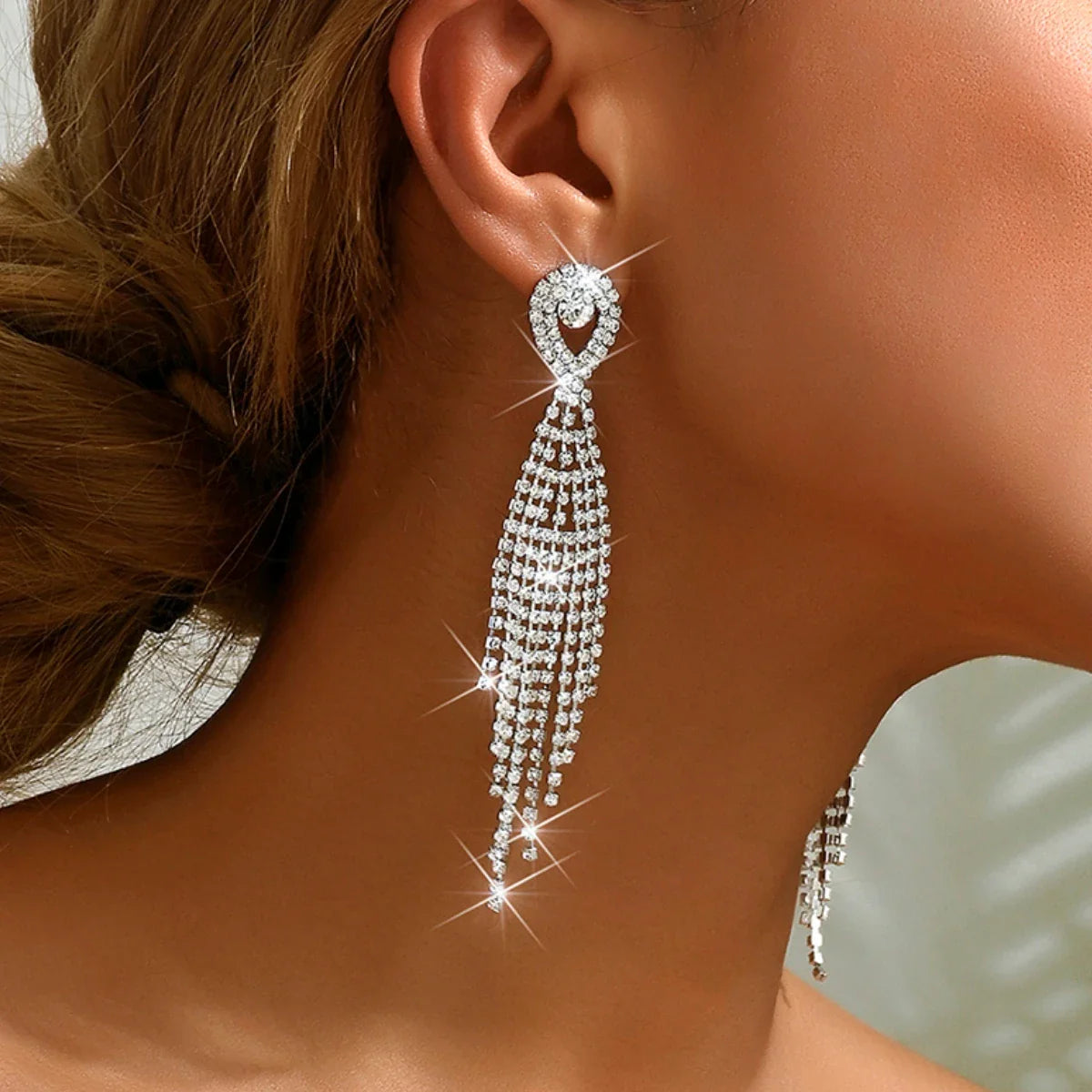 European and American fashion high-end diamond-shaped earrings, for everyday outfits