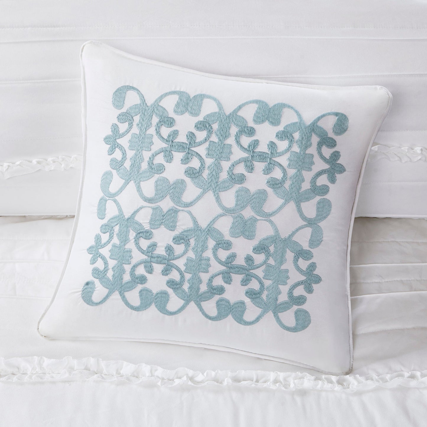 4 Piece Reversible Ruffle Quilt Set with Throw Pillow White King/Cal King