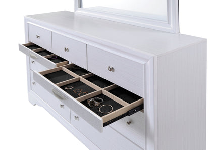 Traditional Style Queen 4 Pc Storage Bedroom Set Made with Wood in White