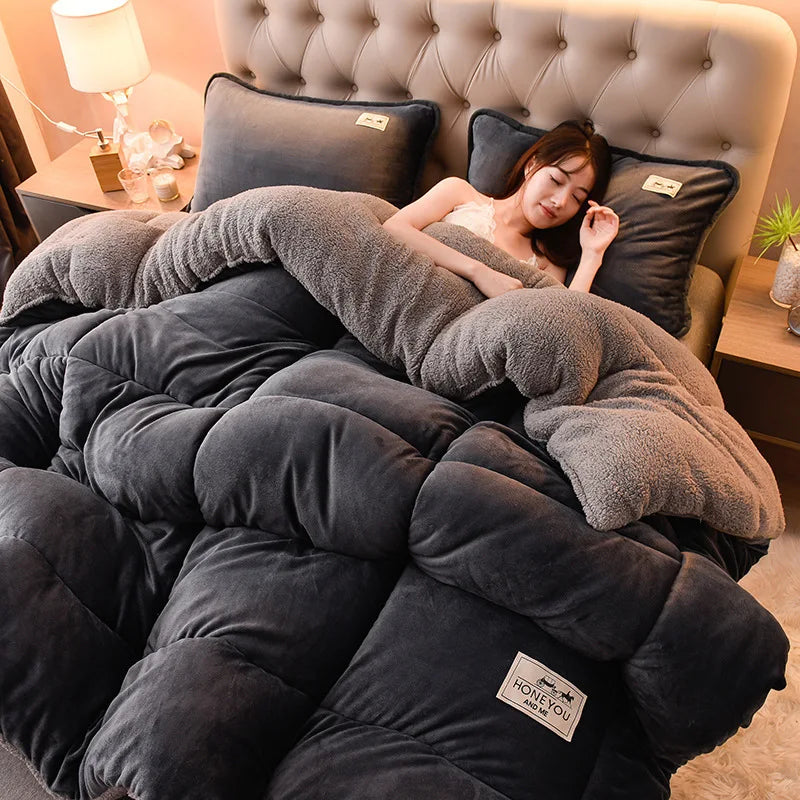 Lamb Fleece Blanket Winter Comforter, Thickened Quilts Double-sided Velvet.
