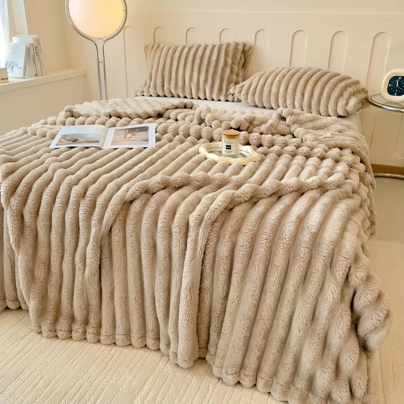 Luxurious Faux Rabbit Fur Throw Blanket for Couch, Bed