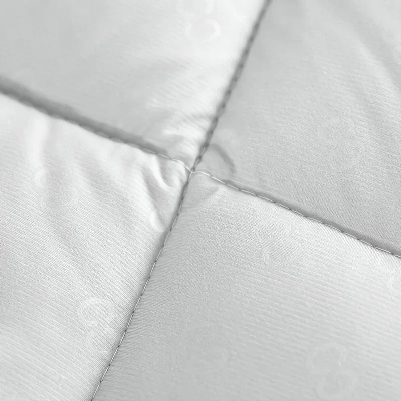 High quality solid color, thickened warm comfortable fabric quilt , winter spring autumn blanket.