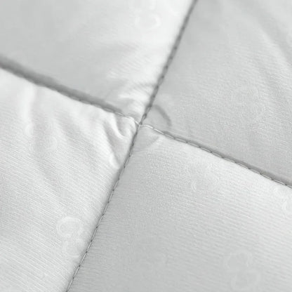 High quality solid color, thickened warm comfortable fabric quilt , winter spring autumn blanket.