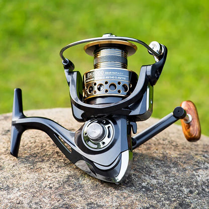 Lightweight Spinning Reel 2000 3000 4000 5000 6000 7000 Coil 5.2:1 Lure Fishing Reels.