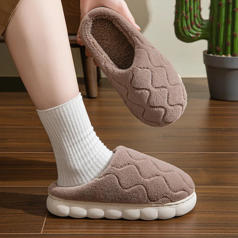 2025Winter Short Plush Warm Women's Cotton Slippers.