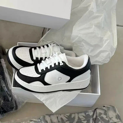Genuine leather white shoes classic black and white running shoes.