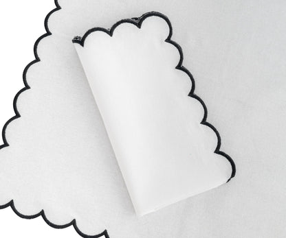 Napkins Black and White - Closewave Scalloped Edge