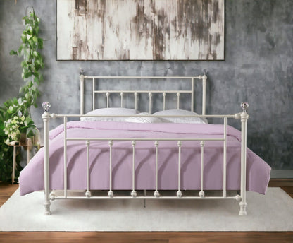 Comet Bed with Elegant Spindle Design