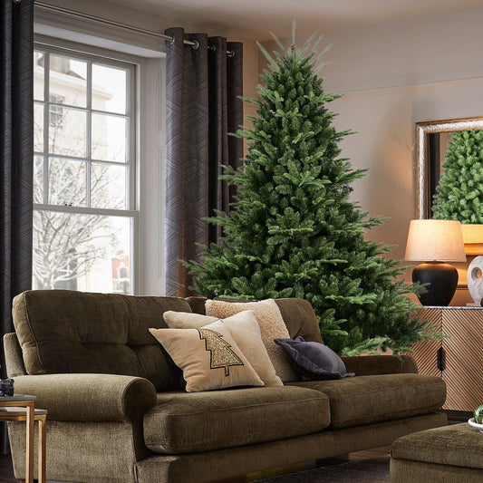 Full-Shaped 6 Ft Christmas Tree with 1673 PE/PVC Tips