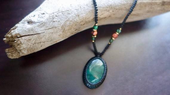 Green Aventurine Macrame Necklace | Prosperity Healing Crystal