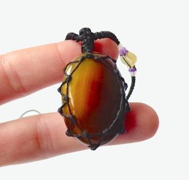 Agate macrame Necklace – Your Stone For Protection – Bohemian healing crystal- chalcedony
